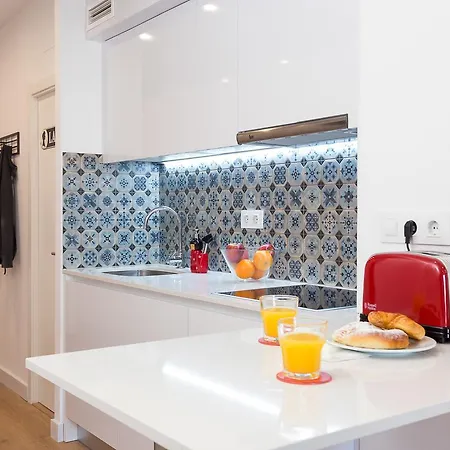 Opening Doors Sagrada Familia Ii Apartment Barcelona