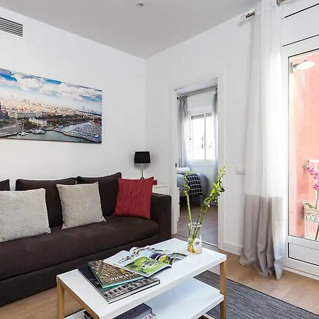 Opening Doors Sagrada Familia Ii Apartment Barcelona